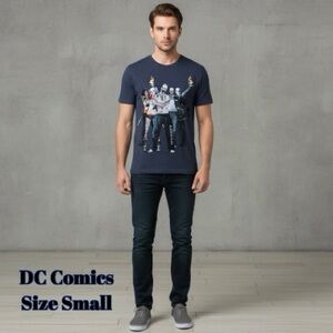 DC Comics Graphic T-Shirt Suicide Squad Movie Size Small EUC